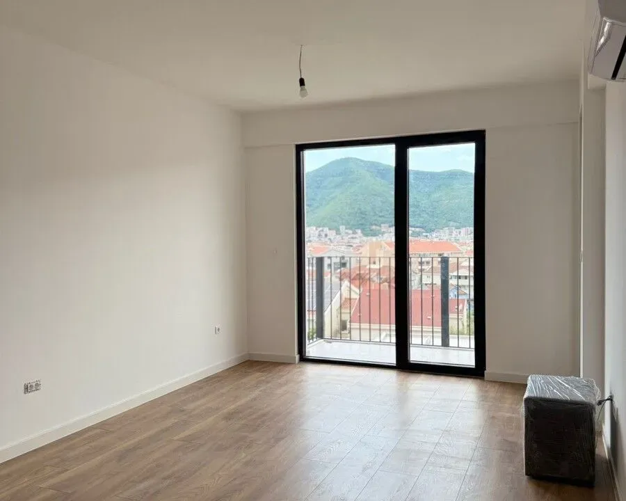Prodaja, jednosoban stan, 56m², Podkošljun, Budva