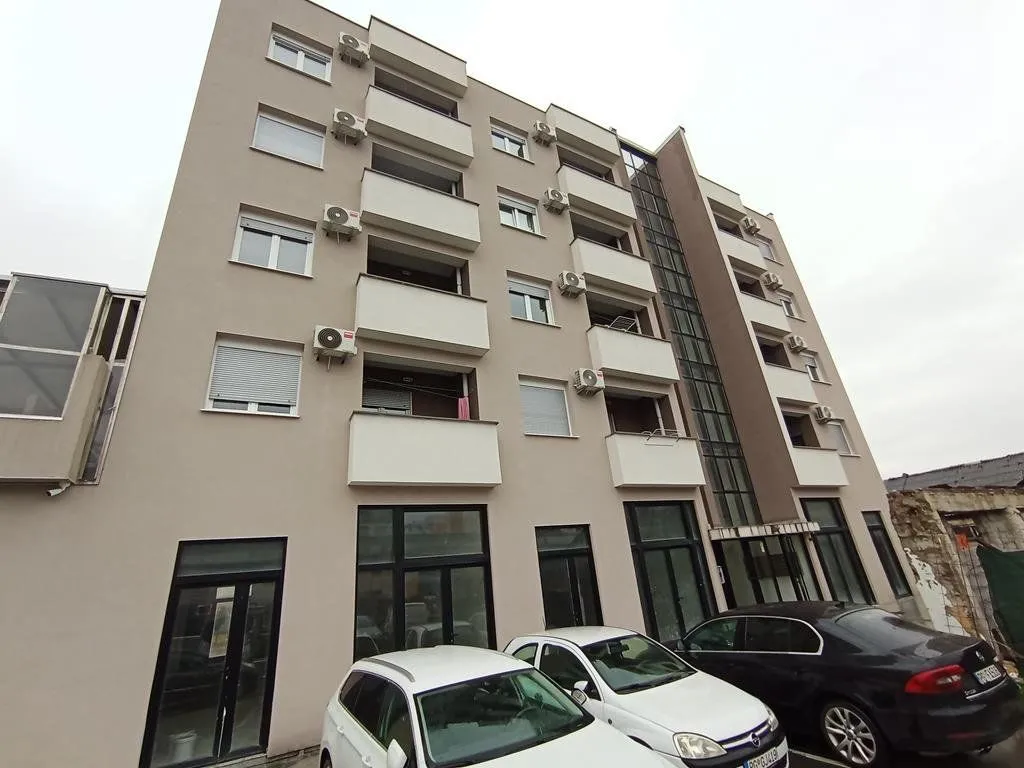 Rent, office space, 417m², Ljubović, Podgorica