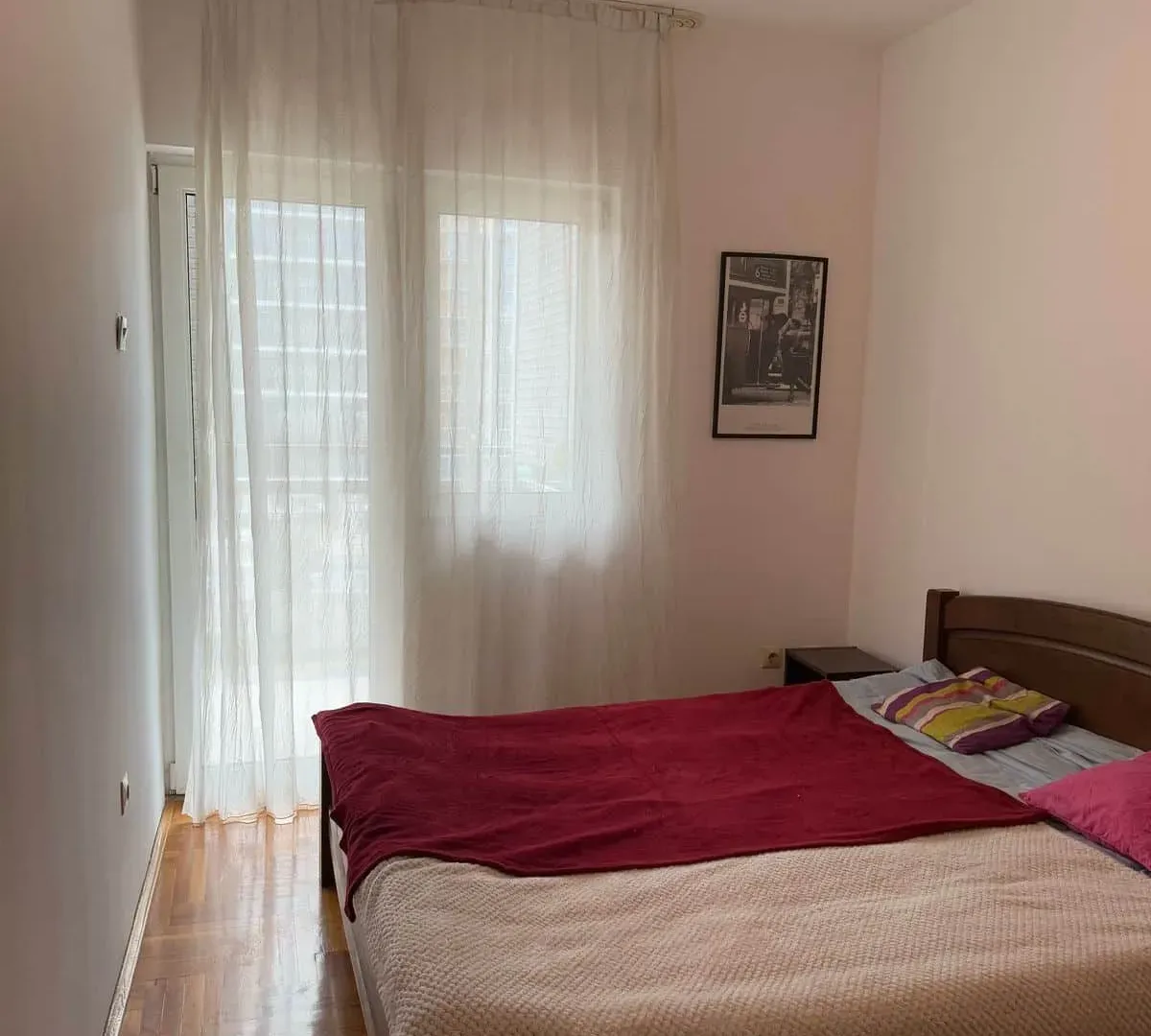 Izdavanje, dvosoban stan, 76m², Stari Aerodrom, Podgorica