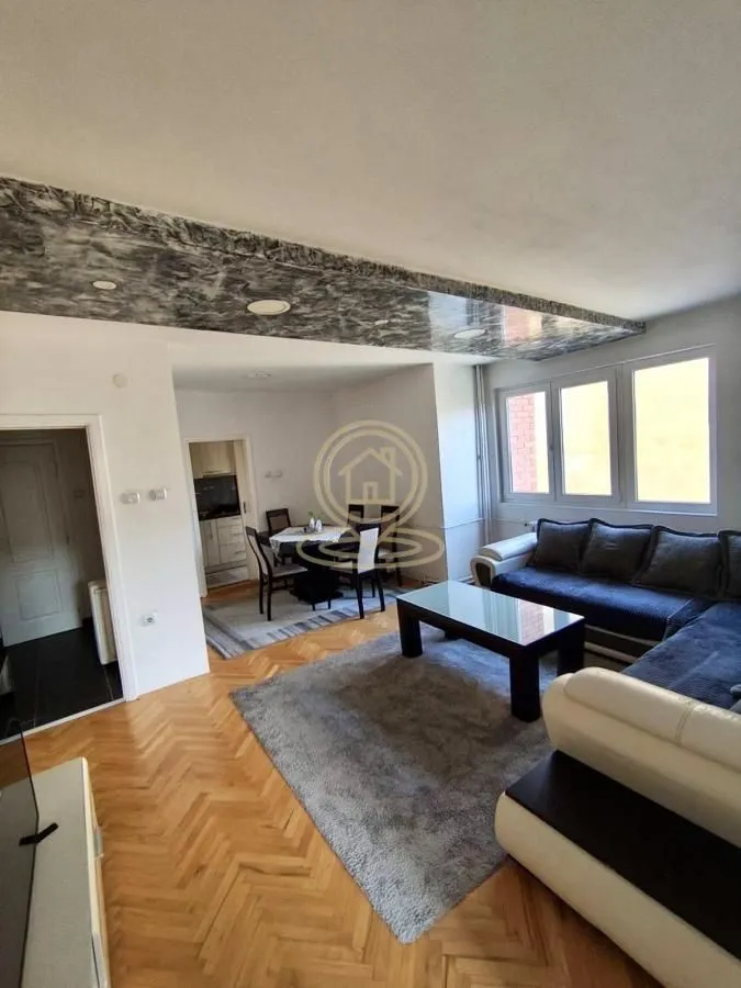 Prodaja, četvorosoban stan, 79m², Palilula, Niš