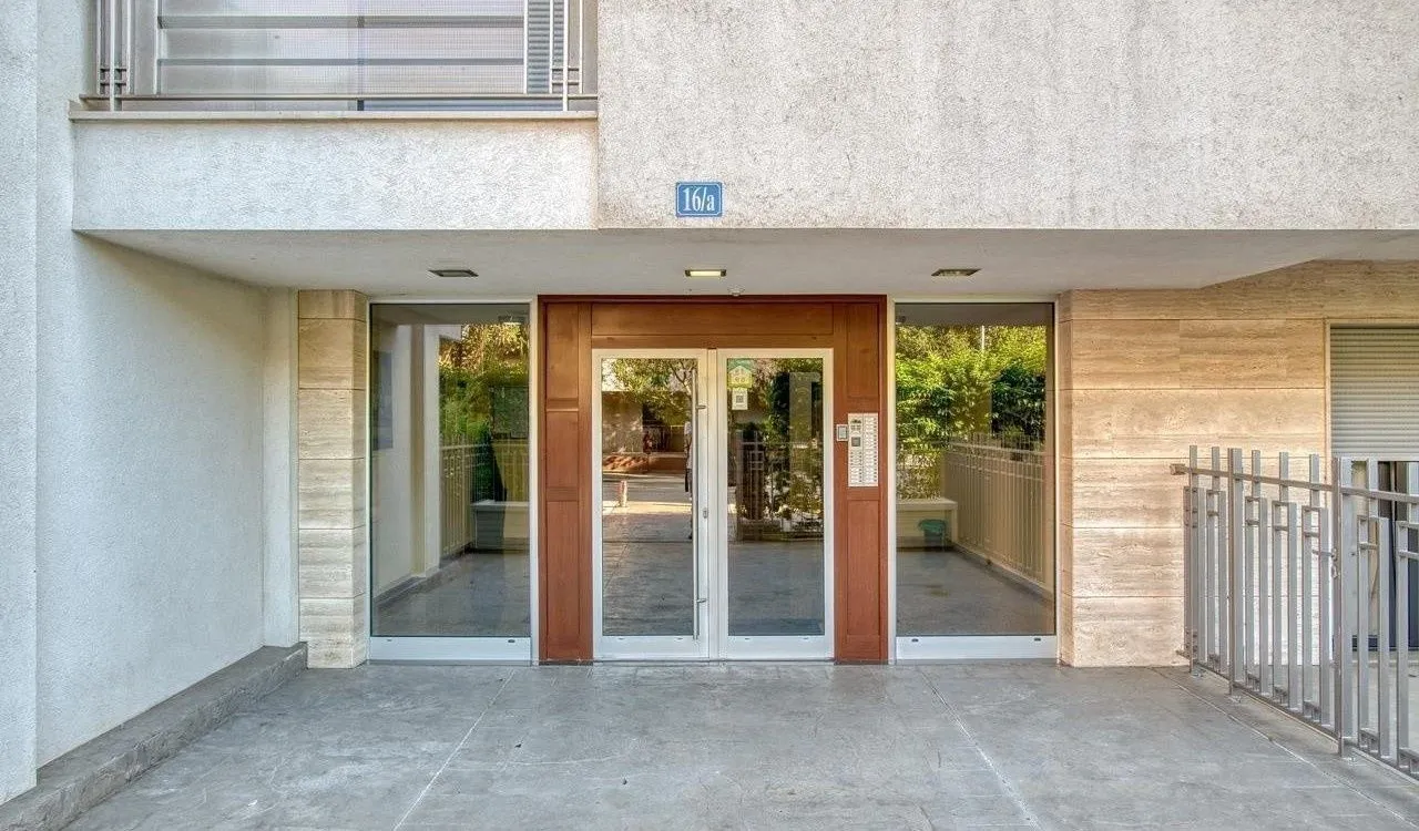 Prodaja, dvosoban stan, 90m², Gorica C, Podgorica