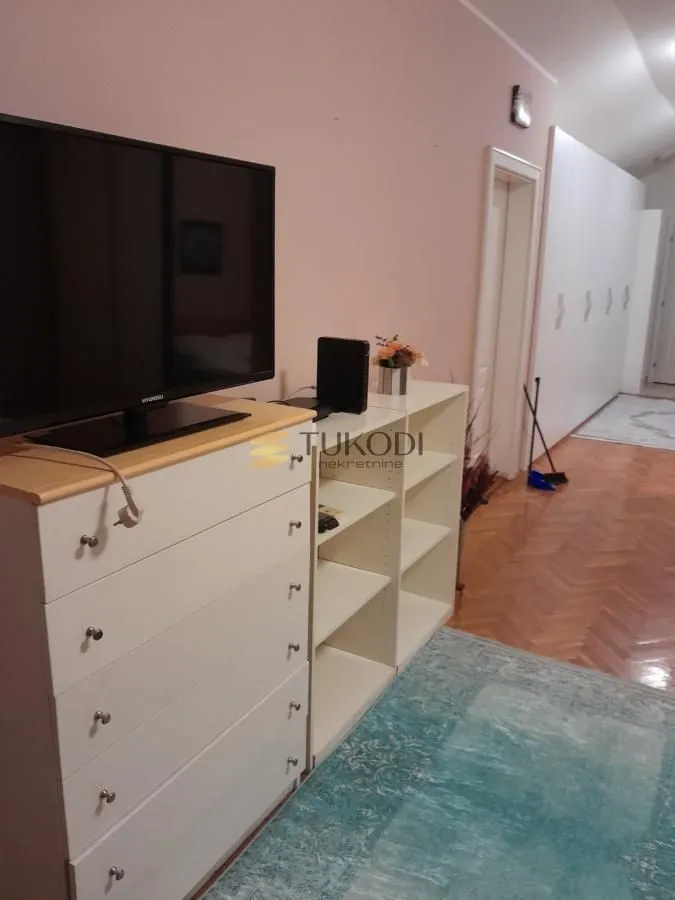 Prodaja, četvorosoban stan, 120m², Stari grad, Novi Sad