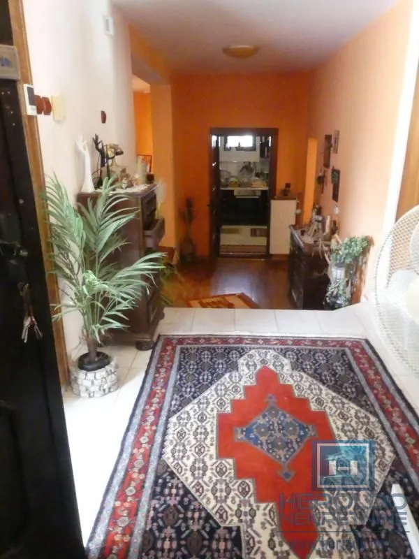 Prodaja, kuća, 380m², Pivara, Jagodina