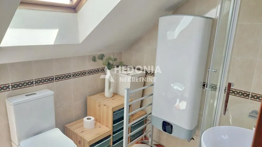 Prodaja, četvorosoban stan, 98m², Zemun Sve Podlokacije, Beograd