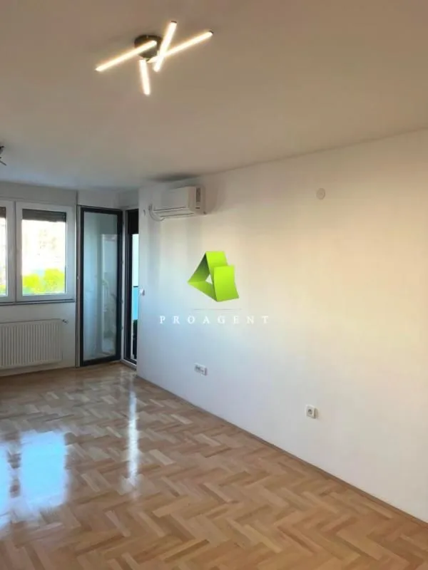 Izdavanje, poslovni prostor, 55m², Medijana, Niš