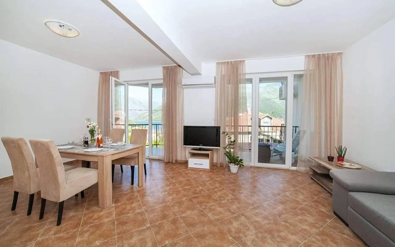 Prodaja, jednosoban stan, 61m², Kamenari, Herceg Novi