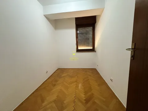 Prodaja, trosoban stan, 120m², Blok 7, Podgorica - image 15