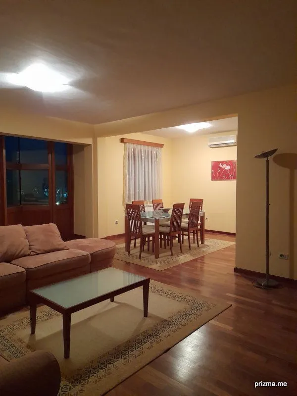 Prodaja, trosoban stan, 119m², Pobrežje, Podgorica