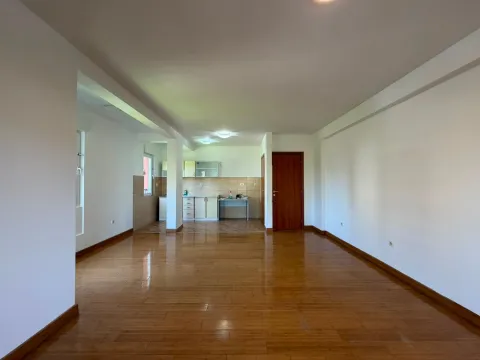Rent, three bedroom apartment, 107m², Vezirov Most, Podgorica - image 11