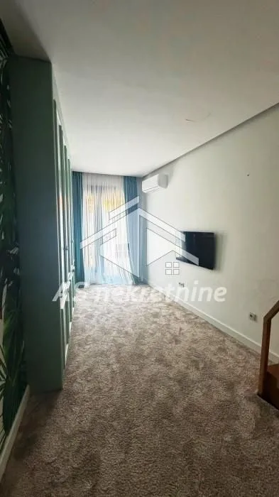 Rent, four bedroom apartment, 275m², Vračar Hram, Vračar Sve Podlokacije