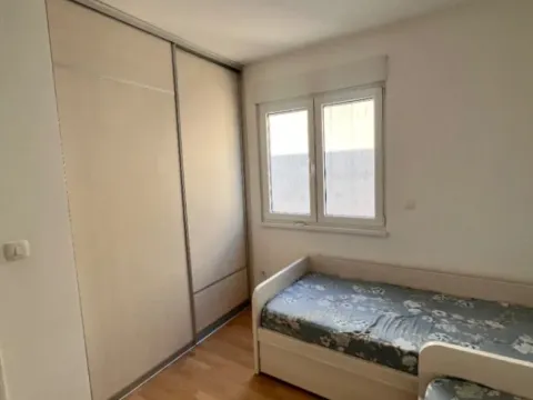 Izdavanje, dvosoban stan, 63m², Blok 9, Podgorica - image 4