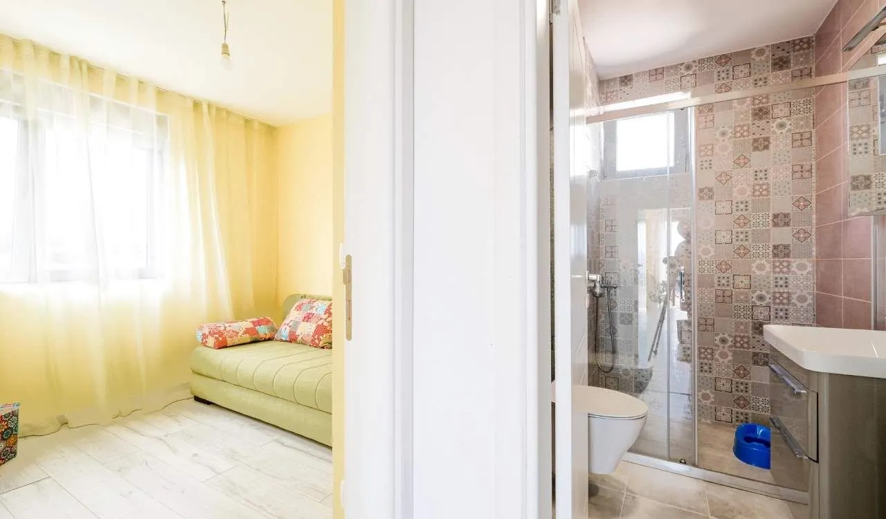 Prodaja, trosoban stan, 116m², Centar, Tivat