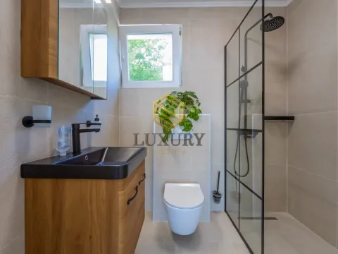 Rent, house, 300m², Markovići, Budva - image 2