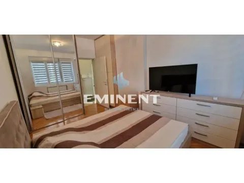 Izdavanje, trosoban stan, 65m², Južni Bulevar, Vračar Sve Podlokacije - image 4