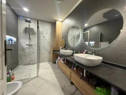 Sale, five bedroom apartment, 180m², Stari Aerodrom, Podgorica - image 9