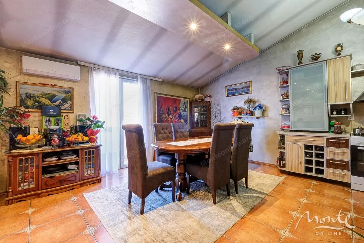 Prodaja, kuća, 219m², Dobrota, Kotor
