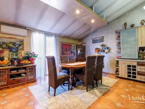 Sale, house, 219m², Dobrota, Kotor - image 10