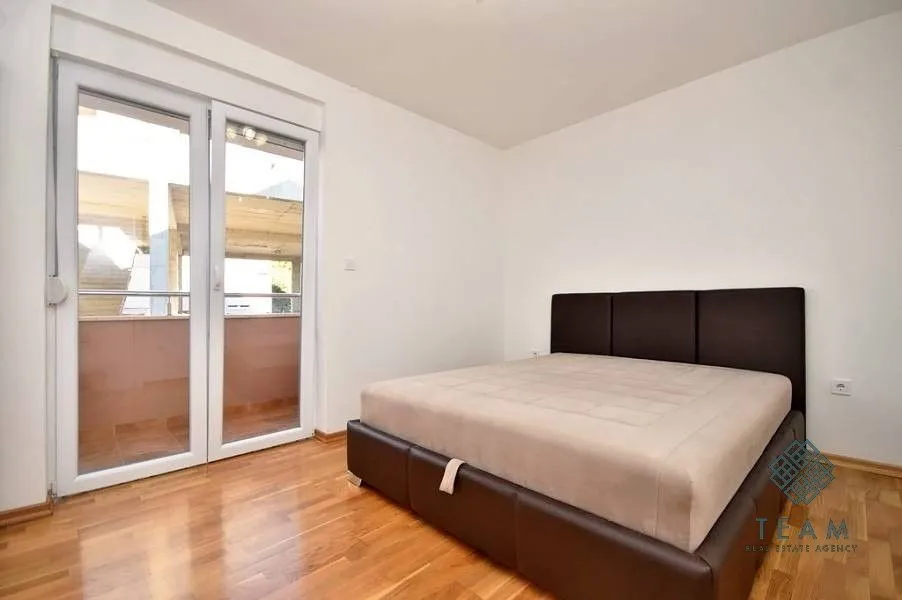 Izdavanje, dvosoban stan, 55m², Igalo, Herceg Novi