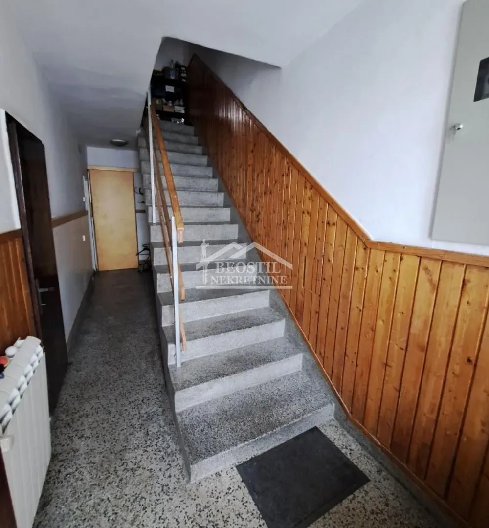 Prodaja, kuća, 180m², Centar Sve Podlokacije, Beograd