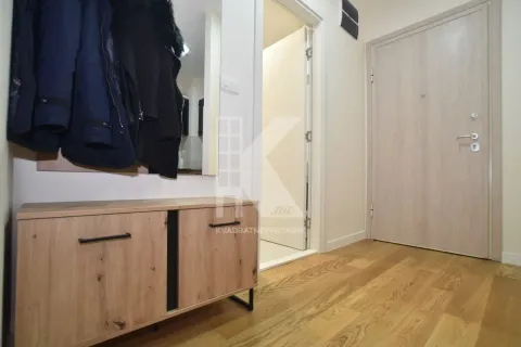 Izdavanje, jednosoban stan, 40m², Central Point, Podgorica - image 9