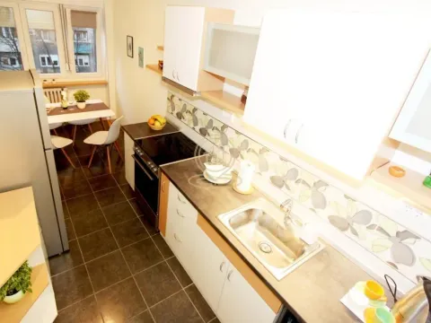 Rent, two bedroom apartment, 55m², Sarajevska, Beograd - image 15