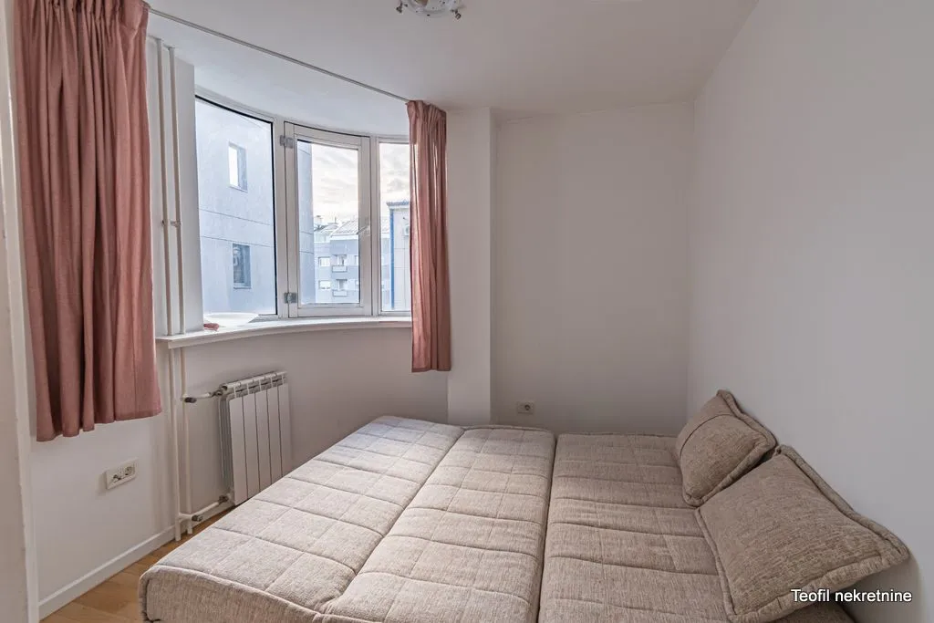 Sale, four bedroom apartment, 107m², Vračar, Šid