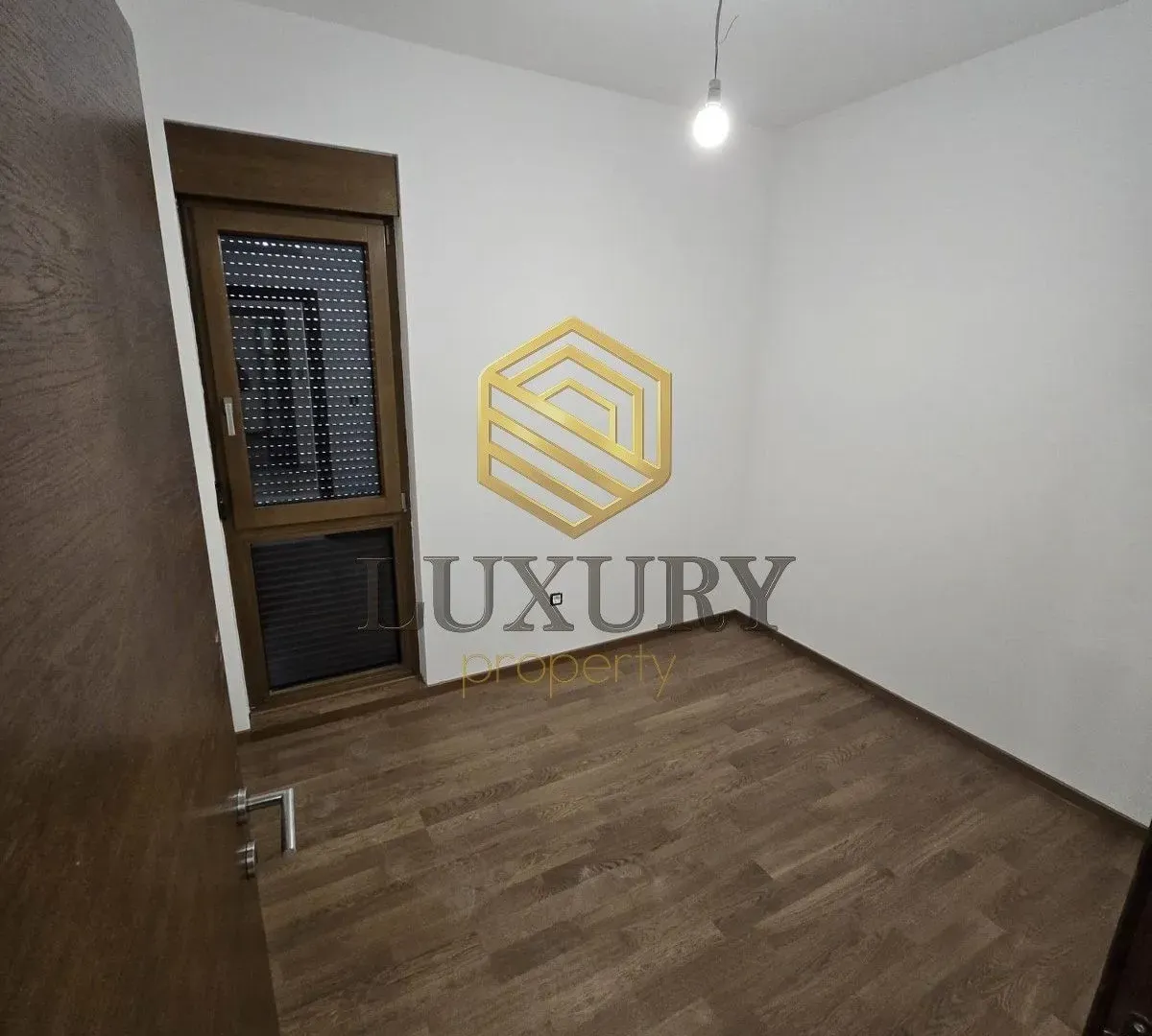 Izdavanje, trosoban stan, 81m², Vezirov Most, Podgorica