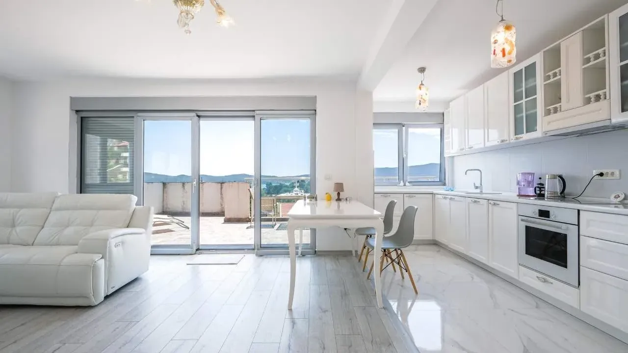 Prodaja, trosoban stan, 116m², Tivat, Crna Gora