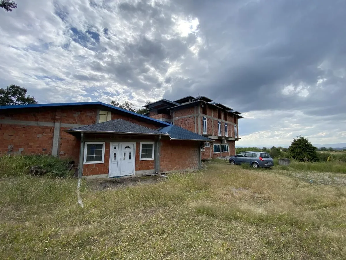 Rent, office space, 800m², Despotovac, Srbija