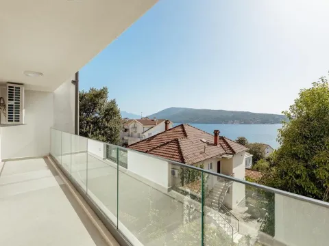 Prodaja, dvosoban stan, 180m², Herceg Novi, Crna Gora - image 2