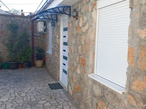 Izdavanje, jednosoban stan, 30m², Gorica C, Podgorica - image 8