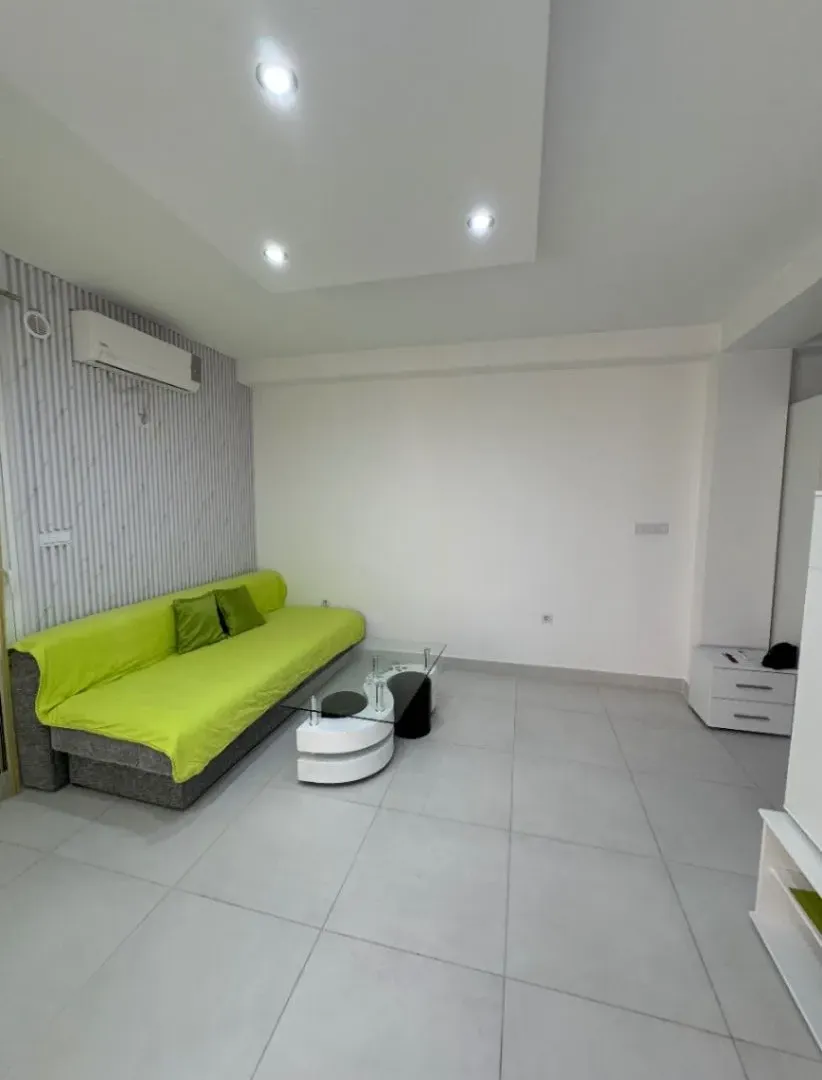 Rent, one bedroom apartment, 56m², Bečići, Budva