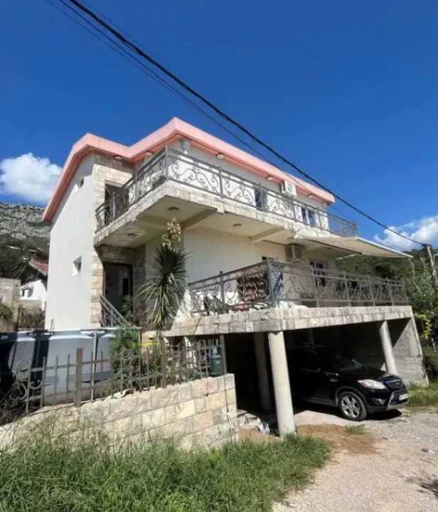 Prodaja, kuća, 175m², Šušanj, Bar