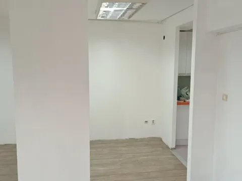 Izdavanje, poslovni prostor, 60m², Senjak, Beograd - image 7