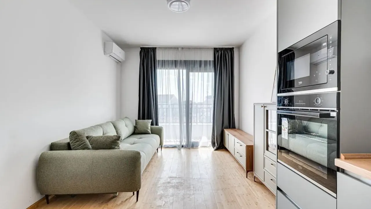 Izdavanje, dvosoban stan, 60m², Centar, Budva