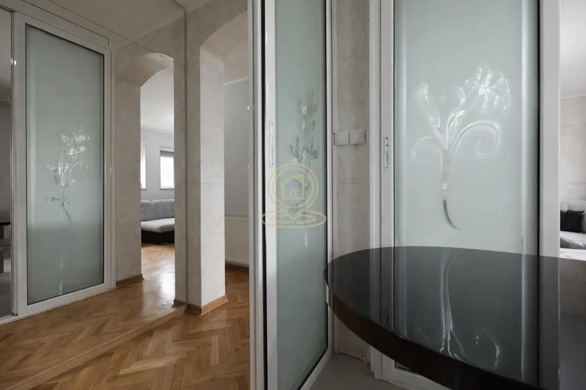 Prodaja, trosoban stan, 78m², Stari grad, Novi Sad