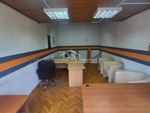 Izdavanje, poslovni prostor, 34m², Banovo Brdo, Beograd - image 9