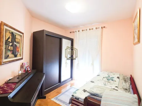 Izdavanje, trosoban stan, 96m², Stari Aerodrom, Podgorica - image 8