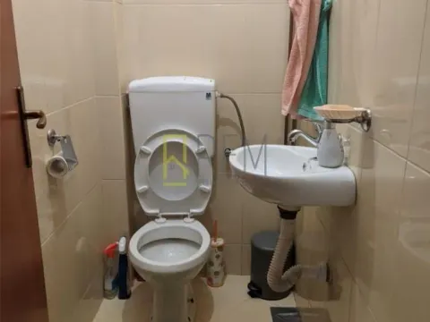 Prodaja, trosoban stan, 80m², Stari Aerodrom, Podgorica - image 9