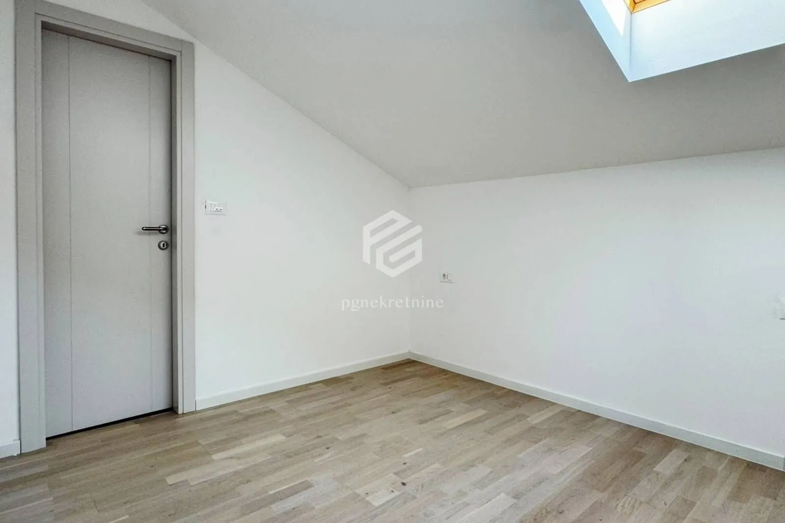 Prodaja, jednosoban stan, 52m², Tološi, Podgorica