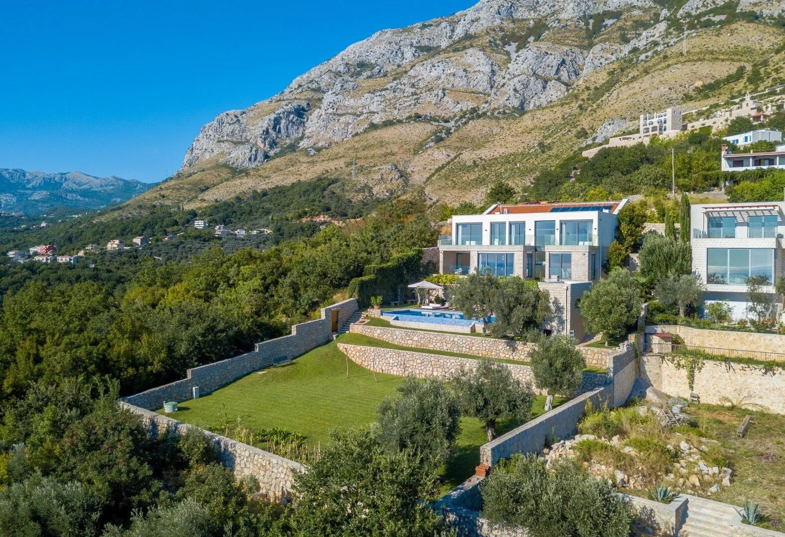 Sale, house, 550m², Reževići, Budva