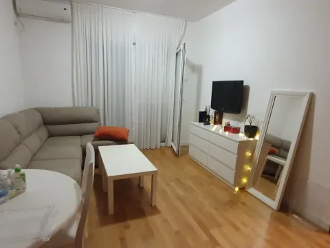 Izdavanje, jednosoban stan, 39m², Budva, Crna Gora - image 1