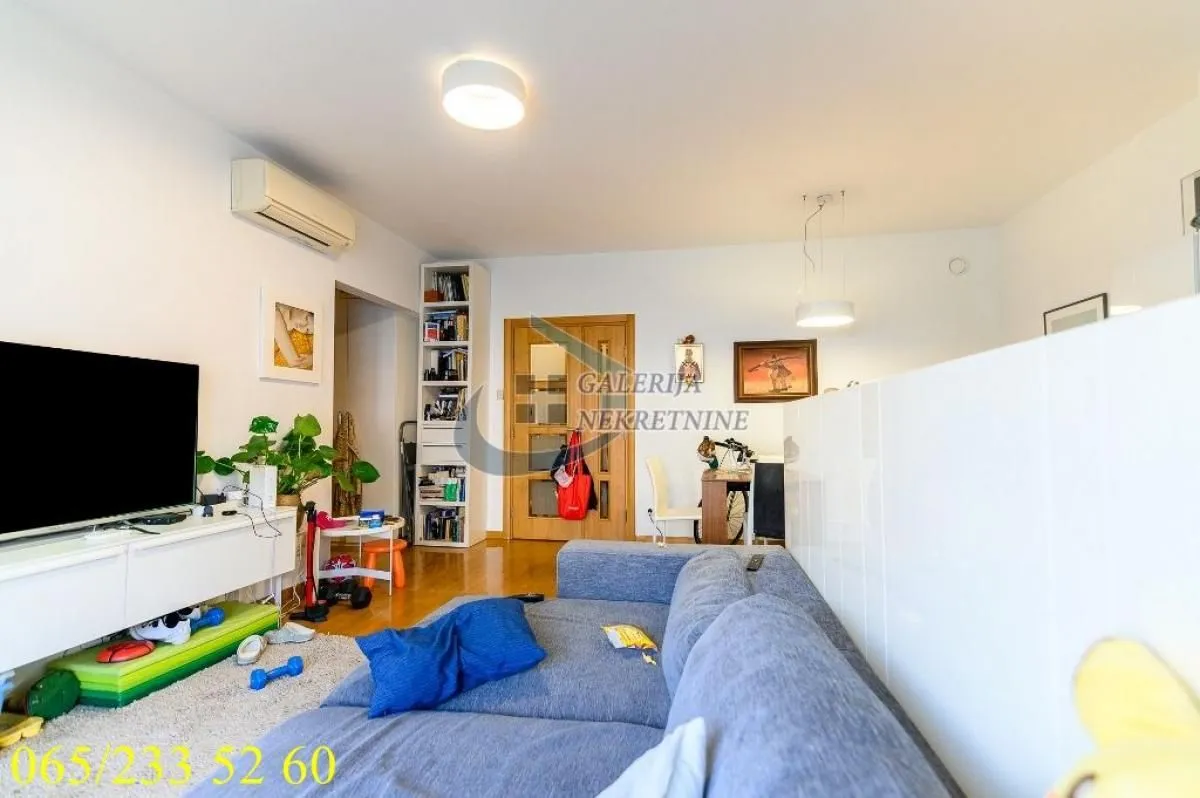 Sale, three bedroom apartment, 65m², Cvetni Trg, Vračar Sve Podlokacije