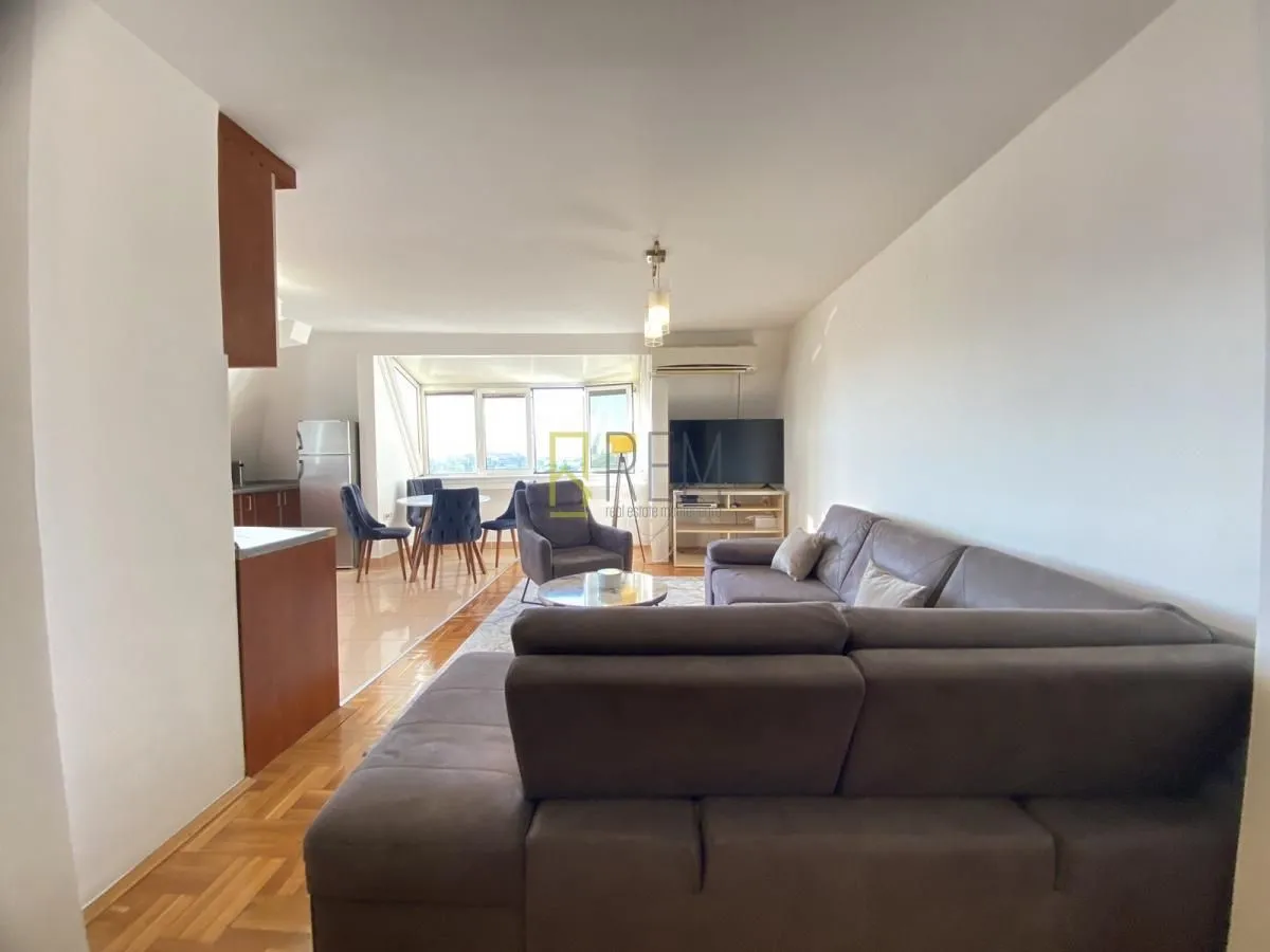 Prodaja, trosoban stan, 86m², Centar, Podgorica