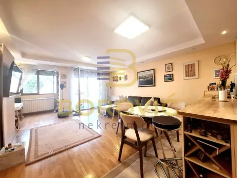 Sale, three bedroom apartment, 85m², Vukov Spomenik, Zvezdara Sve Podlokacije
