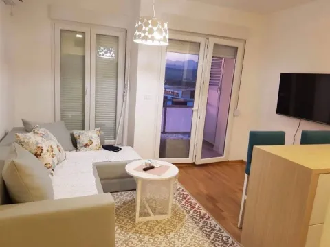 Izdavanje, garsonjera, 30m², City Kvart, Podgorica - image 2