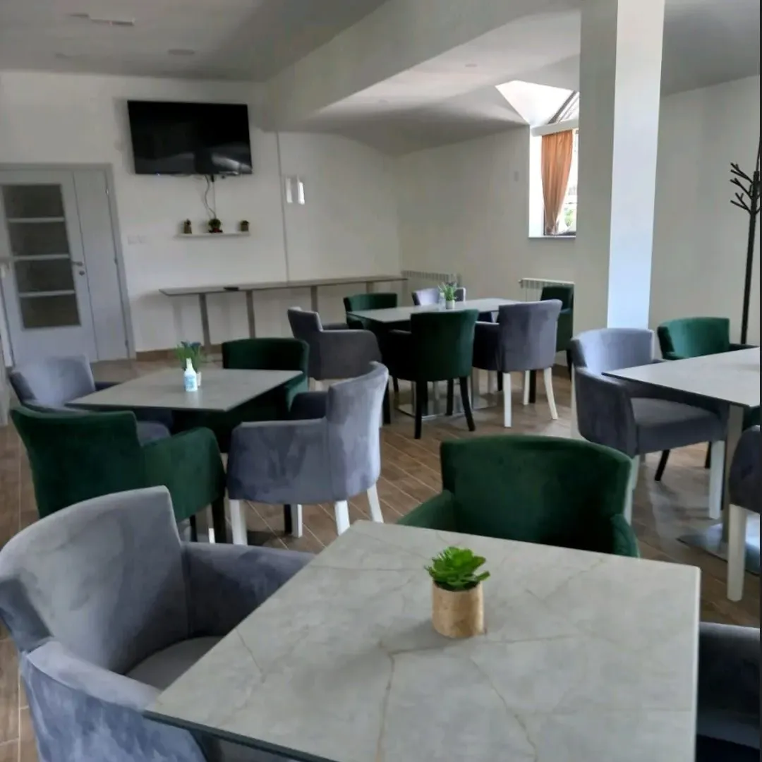 Prodaja, ugostiteljski objekat, 460m², Centar, Plav