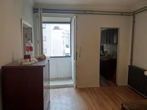 Rent, three bedroom apartment, 58m², Kalenić Pijaca, Vračar Sve Podlokacije - image 10