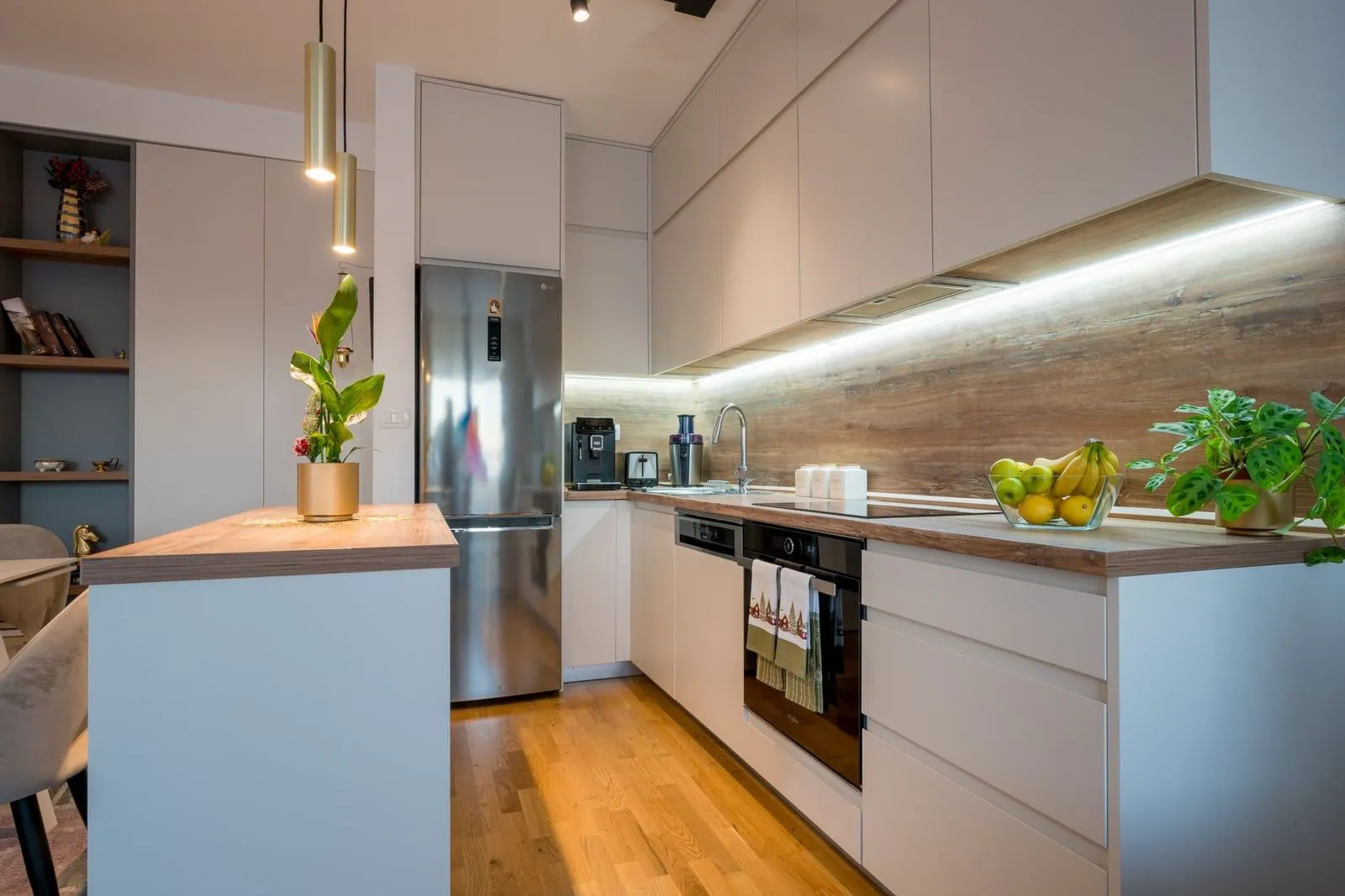 Prodaja, trosoban stan, 63m², Tivat, Crna Gora