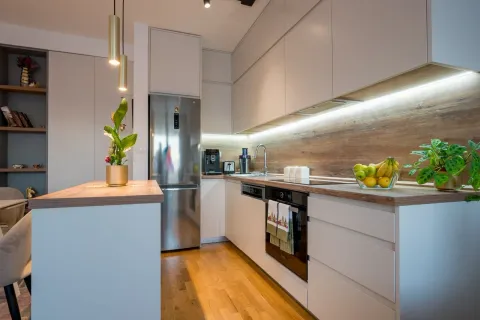 Prodaja, trosoban stan, 63m², Tivat, Crna Gora - image 10